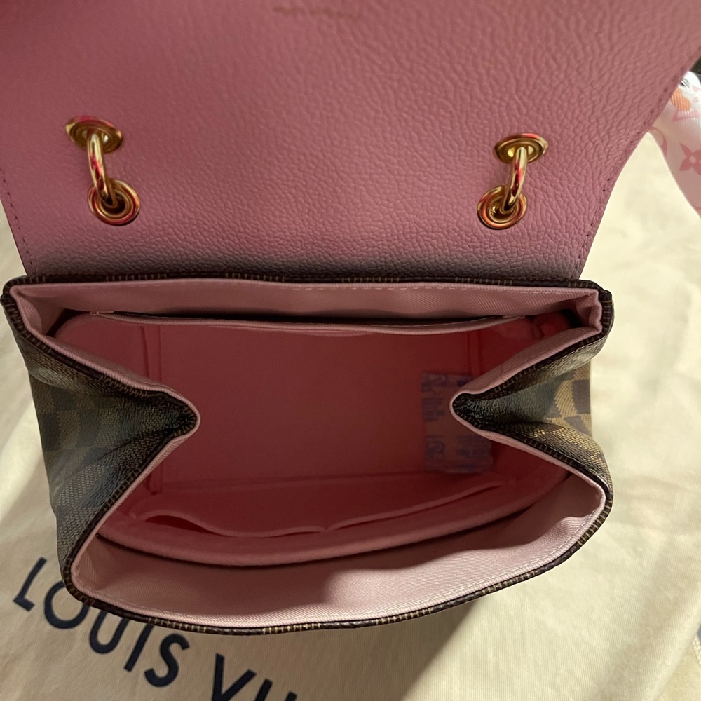 Louis Vuitton - Picture 5 of 11